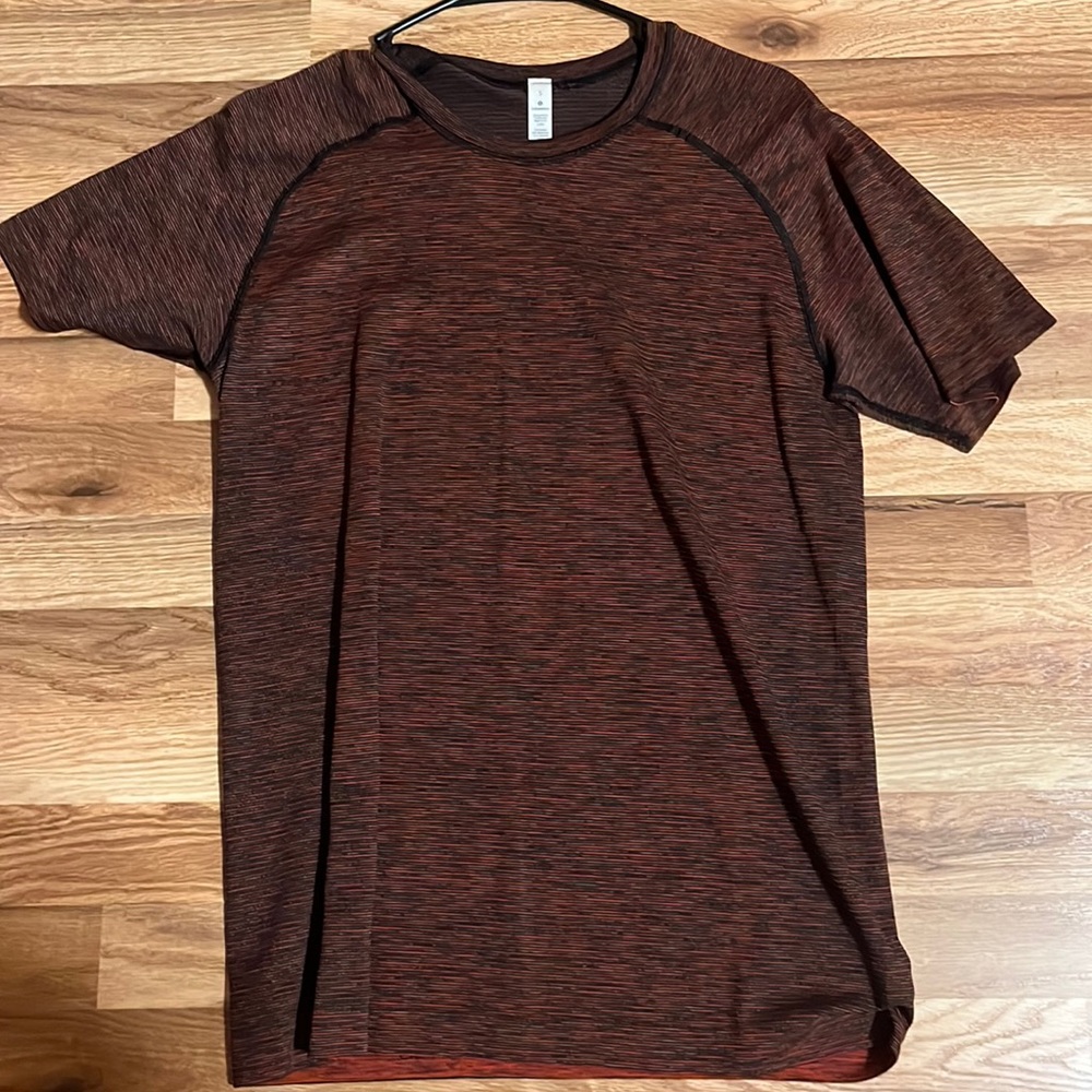 Lululemon t-shirt